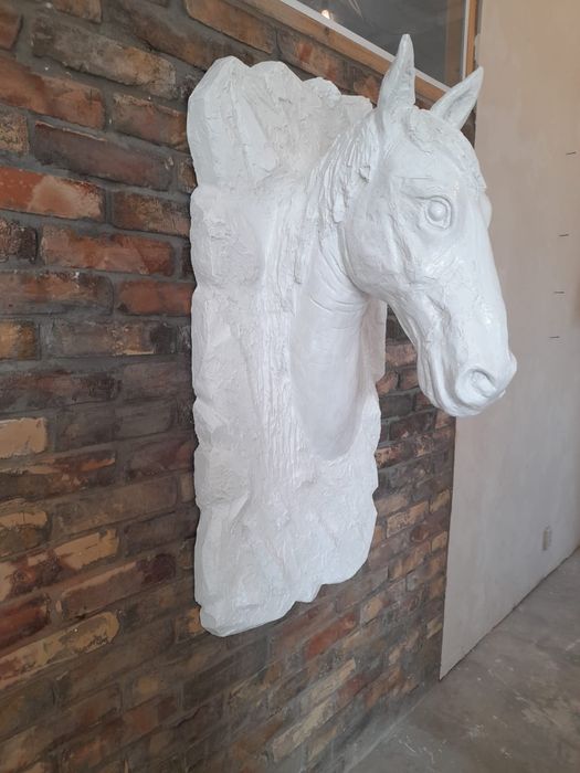 Продаются статуи