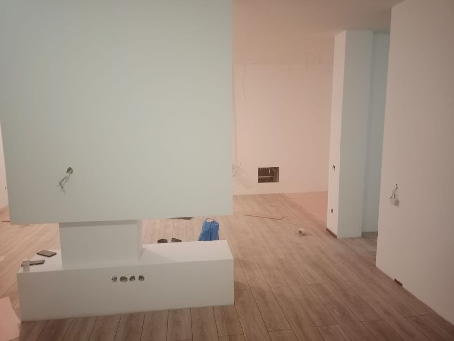 Ламинат, линолеум, паркет, плинтуса