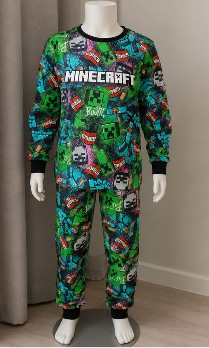 Pijamale catifea subțire, size 8-9 ani