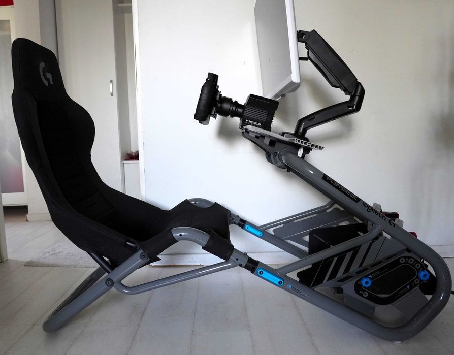 Sim Racing cockpit simulator Playseat Trophy curse compatibil Moza Fanatec, Logitech G Edition, în stare foarte bună.