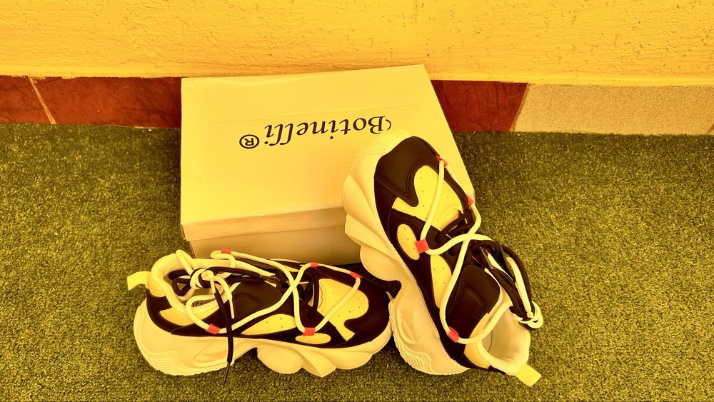 Дамски сникърси маратонки