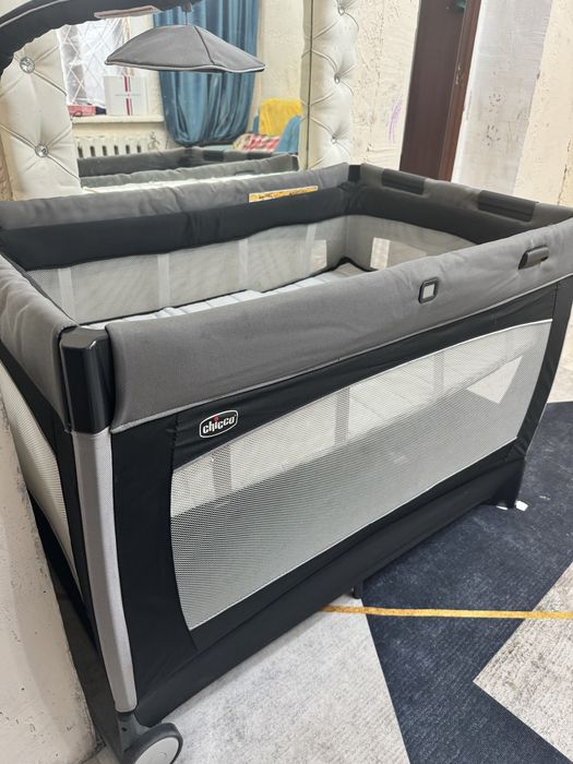 Продам кроватку манеж Chicco