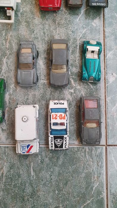 Стари играчки  Колички  15 броя
