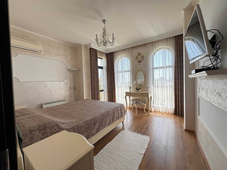 Продава се Къща в Свети Влас - 250 кв.м за 1520 €/кв.м - Снимка #10