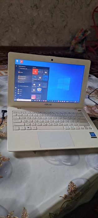Ноутбук Асус. 1234