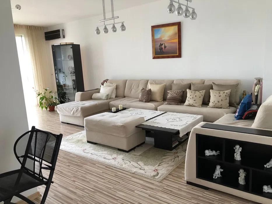 Дава се под наем Четиристаен апартамент в Варна, м-т Траката - 170 кв.м за 800 € - Снимка #2