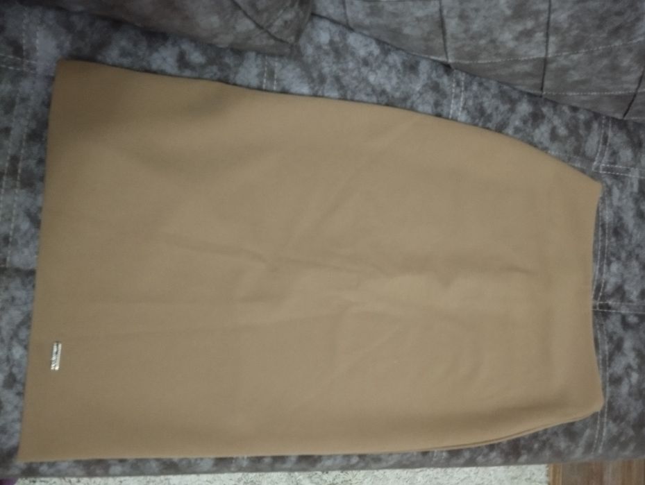 Продам юбки на девушку