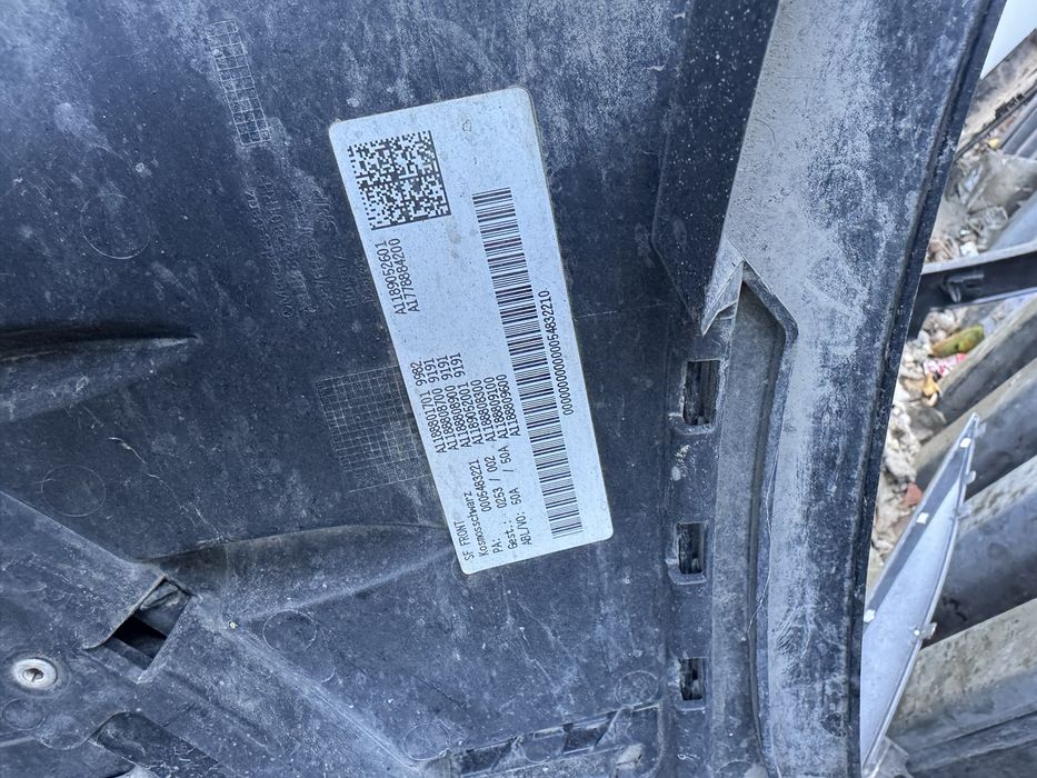 Продам бампер в сборе