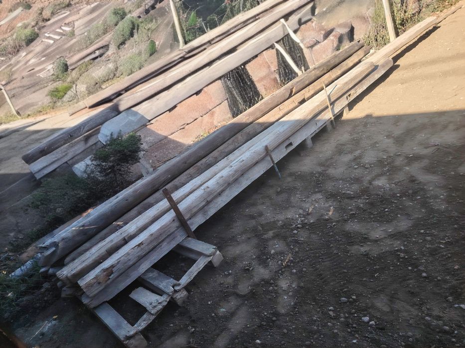 De vânzare grinzi lemn