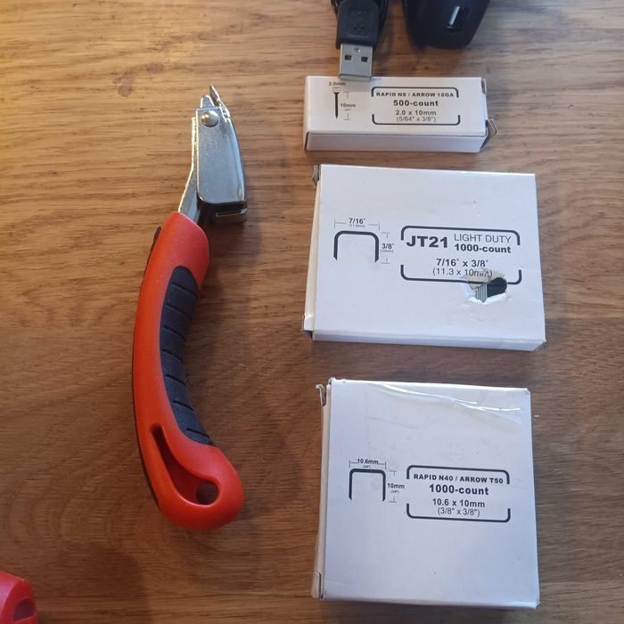 НОВ! Акумулаторен електрически такер 3 в 1 за тапицерия и DIY със скоб