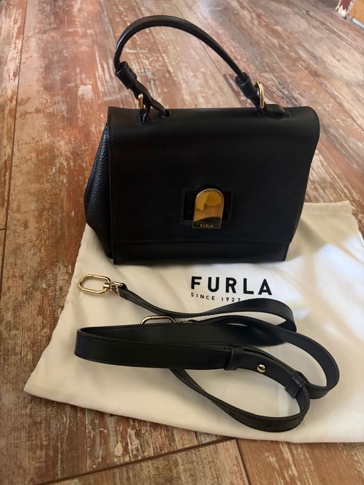 Кожена черна чанта Furla