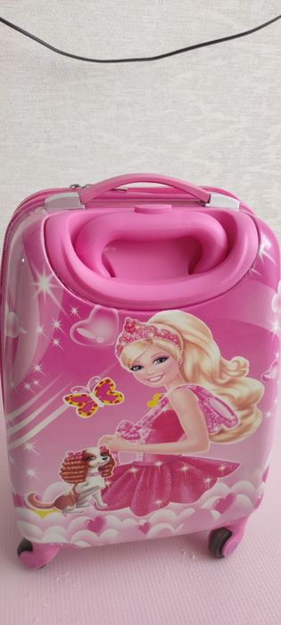 Продам детский чемодан б/у