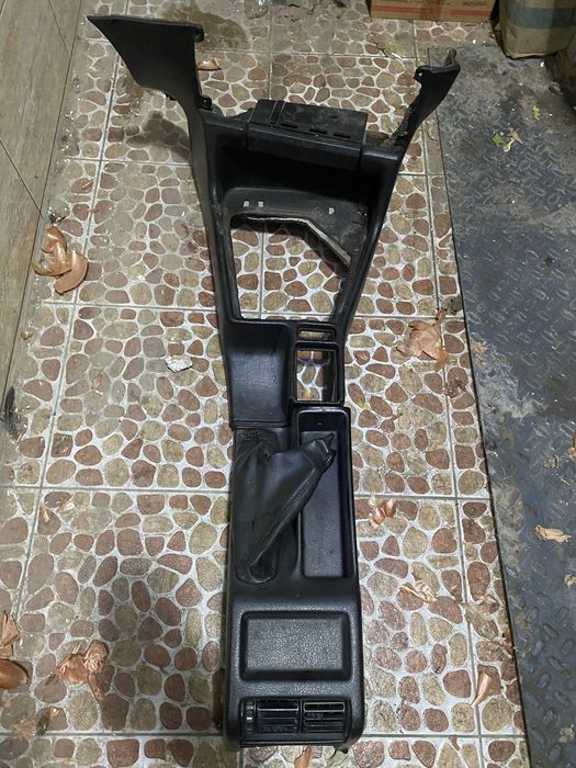 Обшивки, дверные карты на бмв е 34