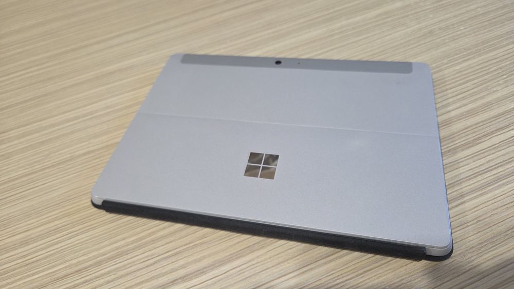 Microsoft Surface GO