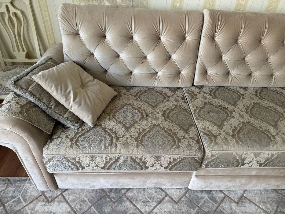 Продам хороший диван Apriori