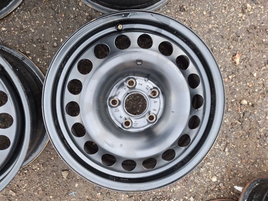 Фолскваген-16цола-5/112-с оригинални тасове