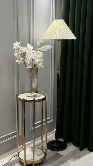 Подставка для ваз или декора Новая!