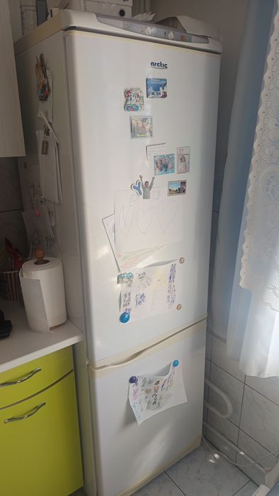 Vând frigider stare buna