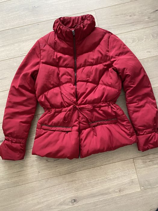 Яке в цвят бордо