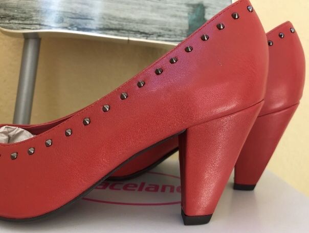 Нови обувки с ток - 37 — 15 €