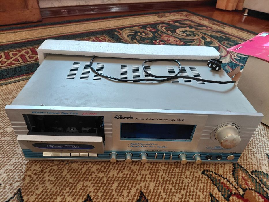 Маяк магнитафон колнки внутри