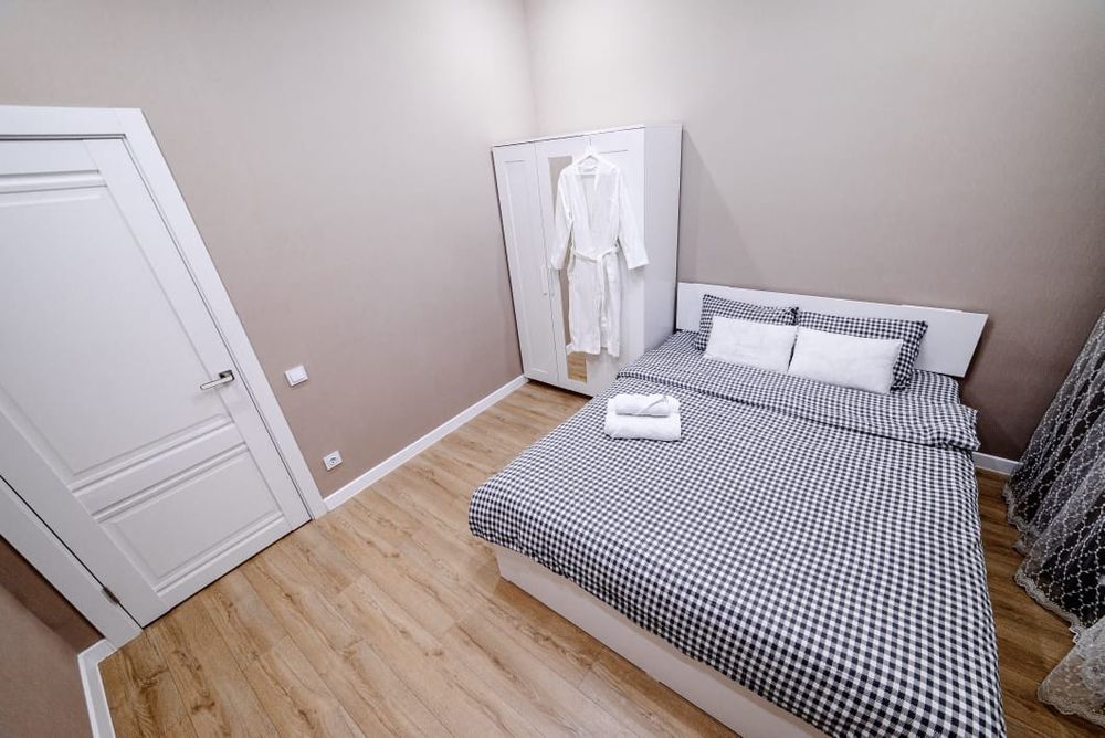 3х комнатная  посуточно ПАРК КИРОВА! Документы отчетные.