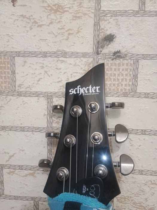 Schecter omen-6, harley benton tube 15
