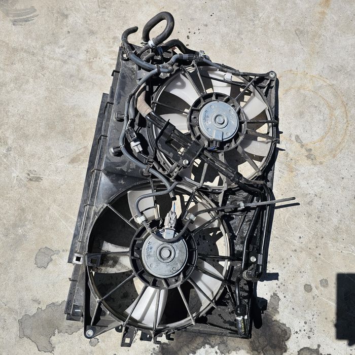 Toyota Rav 4 радиатори и перки .