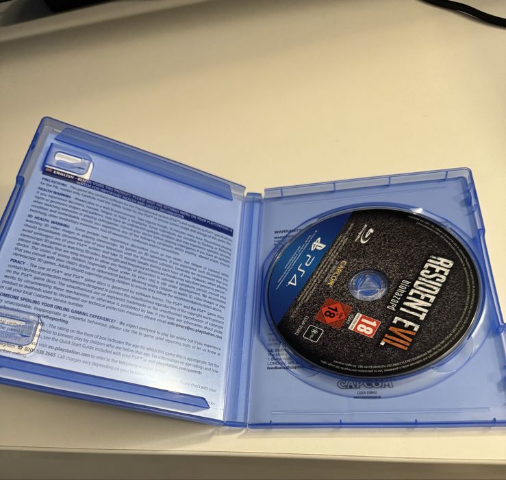 Resident evil 7 ps4 перфектно състояние