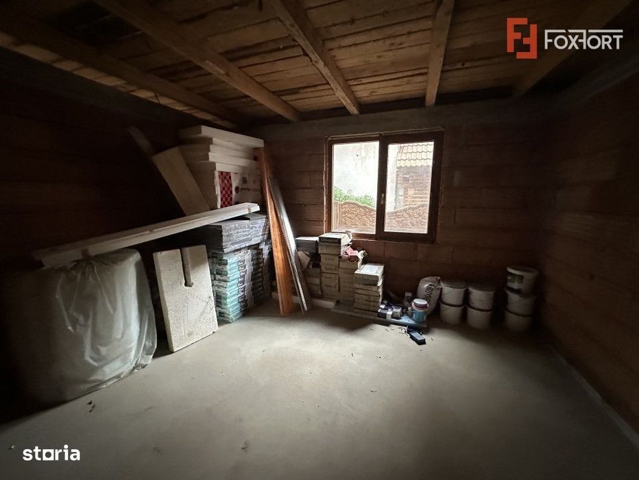 Casa individuala cu 12 camere, 400 mp utili - Bucovat
