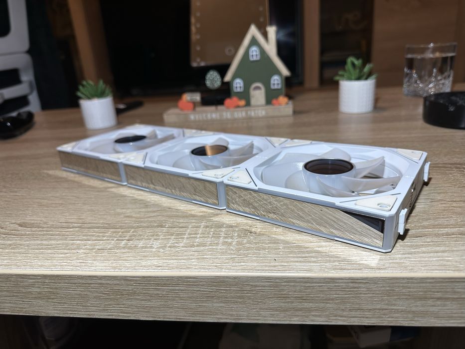 3× Ventilatoare TEUCER JM1 Infinity Reverse Blade – 120mm ARGB PWM – White