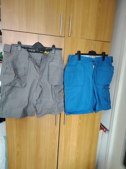 Vînd pantaloni scurți bărbați protecție muncii mărimi M ,L XL 2 Xl  pret 100-150lei