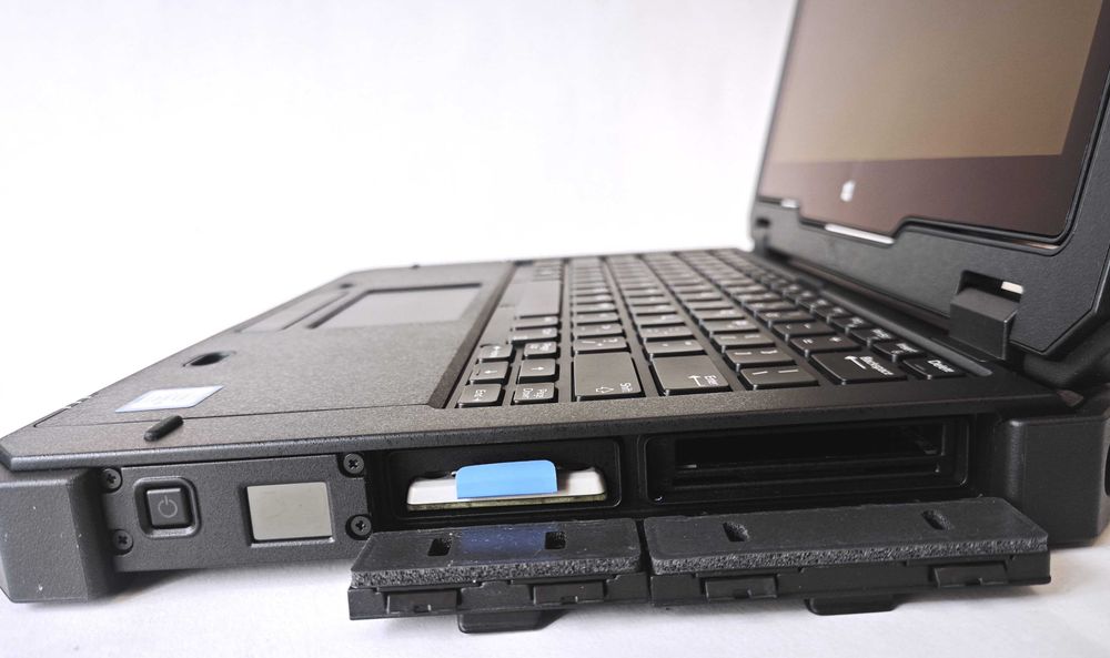 Laptop nou 2-in-1 Dell Rugged pentru condiții extreme