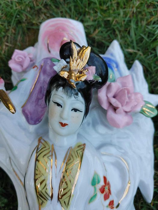 Statueta gheisa veche