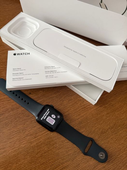 Apple Watch SE 40mm, Aluminiu Negru, Stare Foarte Bună