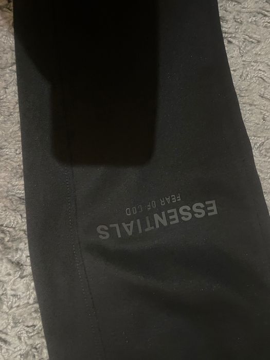 Pantaloni essentials