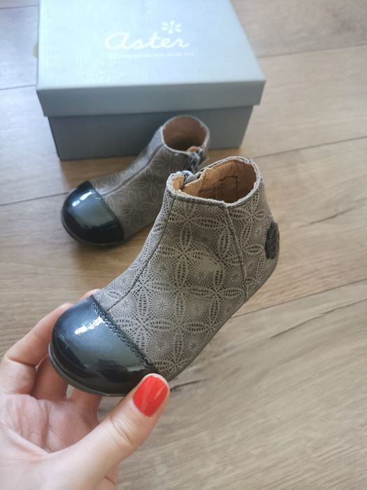 Ghetute Aster, piele, stare buna, marimea 22, 40 ron