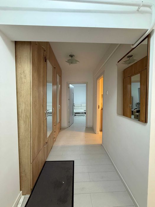 Inchiriez apartament 2 camere ultracentral mobilat etaj 2