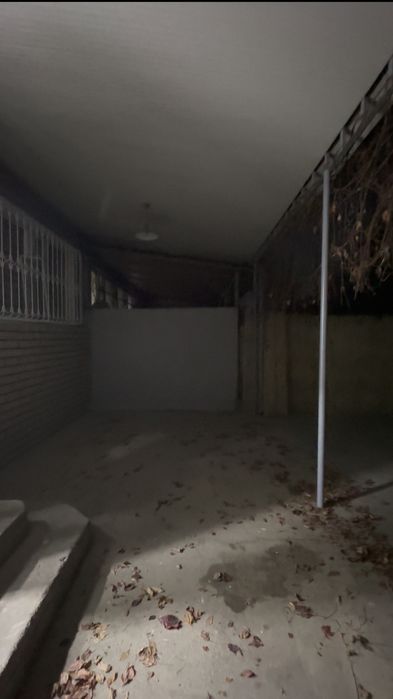 Beruniy metro Mirza Golib kochasida 3/1/4  103 kv Bankovskiy uy