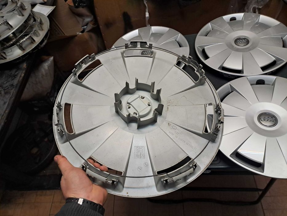 Capace jante Tabla Audi A2 A3 8p 8v  A4 b6 b7 b8 Originale, R16