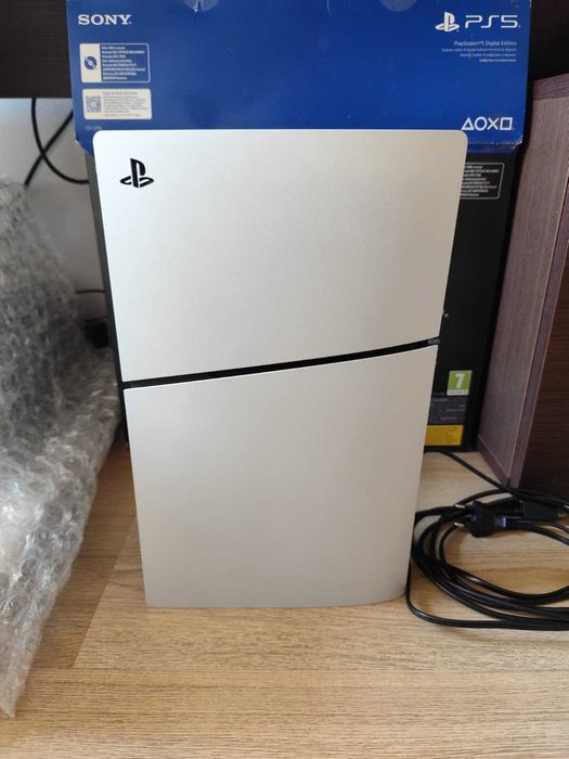 PS5 + FC26 в безупречно състояние