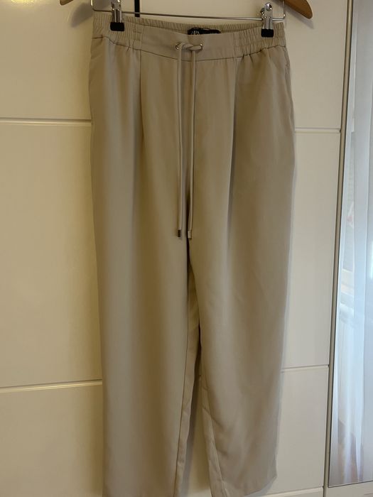 Vand pantaloni stradivarius xs