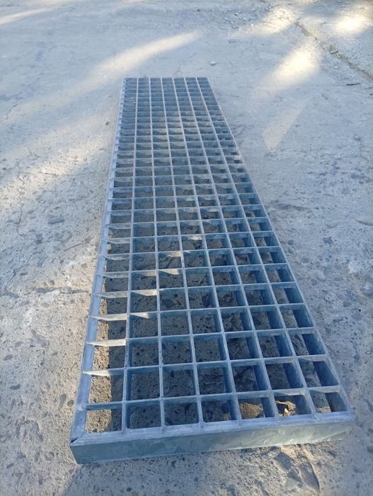 Trepte metalice zincate