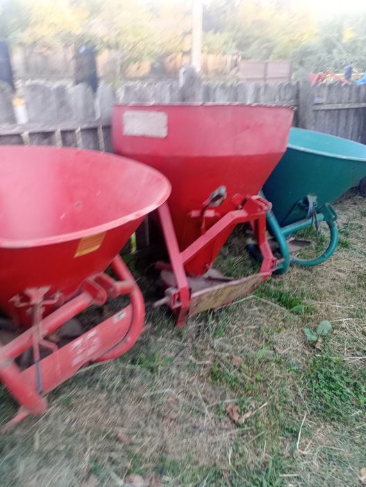 Vând utilaje agricole tot ce se vede