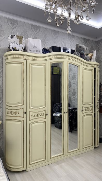 Спальный гарнитур качество отличное и состояние хорошее 3млн 500сум