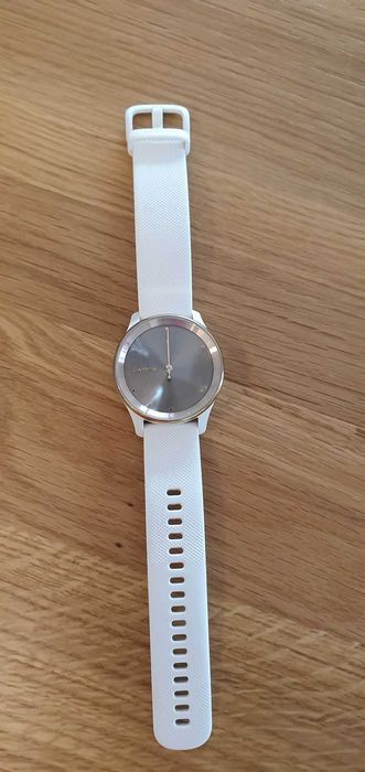 Красив дамски часовник Garmin Vivomove Trend Hybrid Smartwatch
