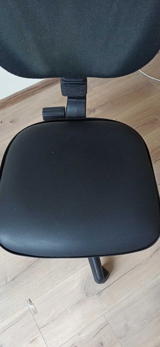 Офис стол. Текстил и кожа