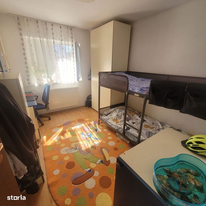 De vanzare apartament cu 4 camere Bld Grivitei