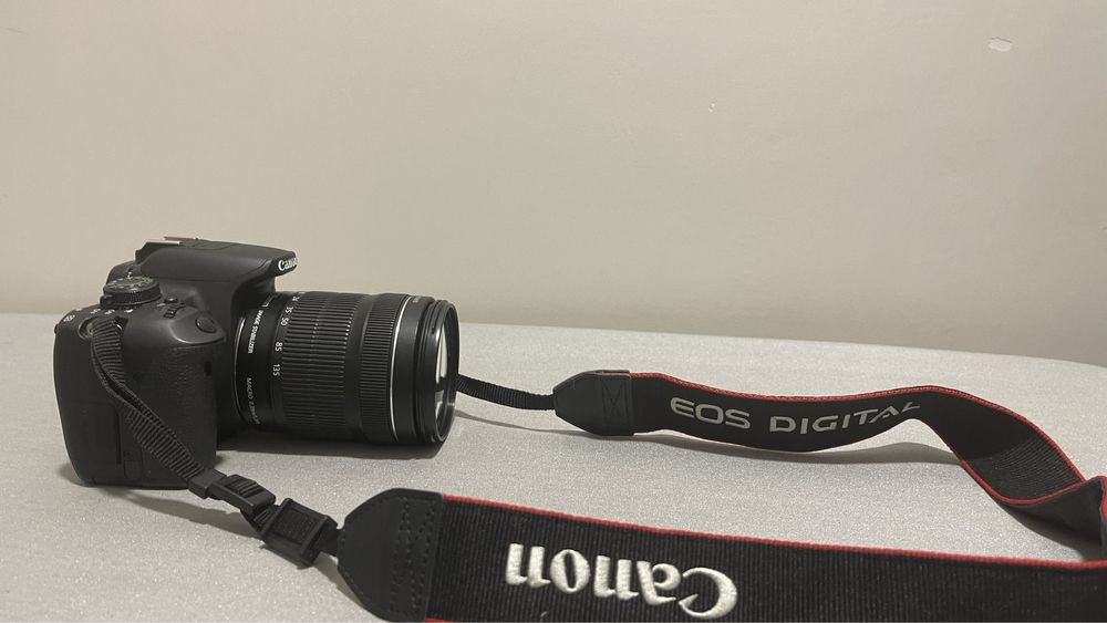 Фотоаппарат Canon 700D
