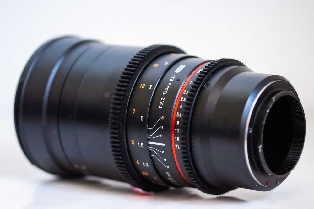 Obiectiv Cinematic SAMYANG 135 mm t 2.2 ED UMC VDSLR MK II - SONY FE